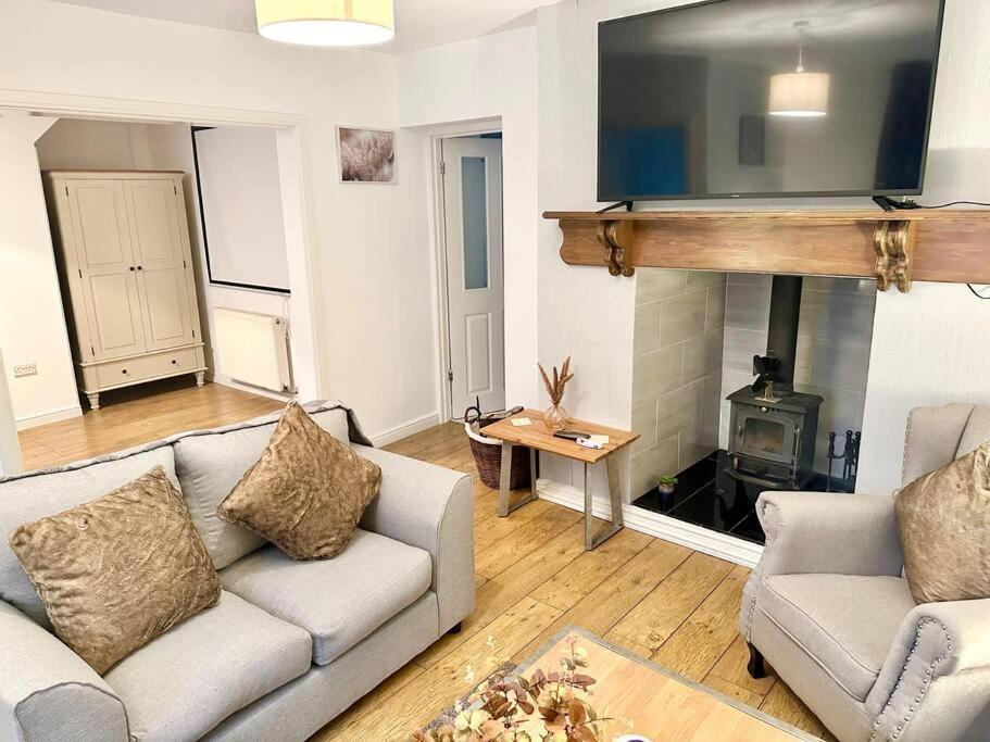Cottage,Cinema Room,Log Burner Blaenavon Esterno foto